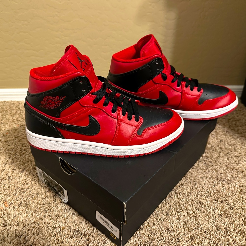 Worn few times. Crease protectors & spray to keep clean-not included w/ shoes!
